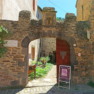 Musée de la Coiffe,Costumes et Traditions à Blesle