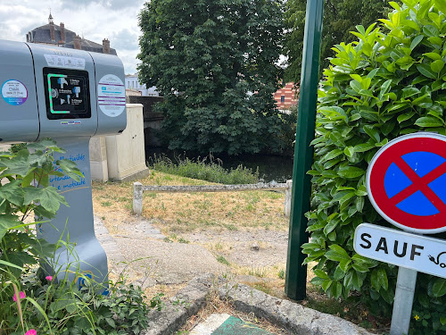 Borne de recharge de véhicules électriques Liikennevirta Oy (CPO) Charging Station Maintenon