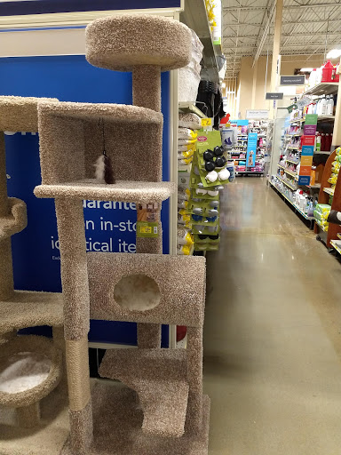 Pet Supply Store «PetSmart», reviews and photos, 2641 Lawndale Dr, Greensboro, NC 27408, USA