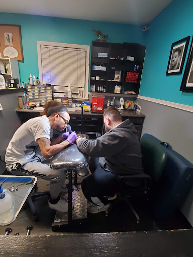 Tattoo Shop «True Line Tattoo», reviews and photos, 412 N White Horse Pike, Stratford, NJ 08084, USA