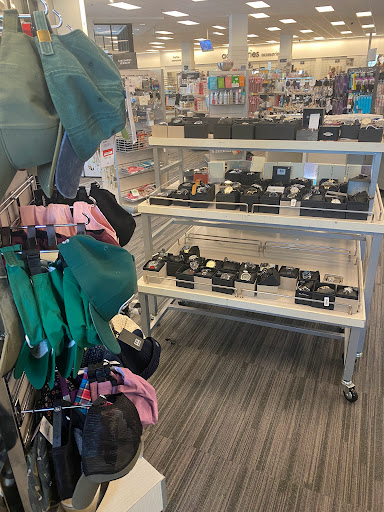 Department Store «Nordstrom Rack The Shops at Midtown Miami», reviews and photos, 3201 N Miami Ave, Miami, FL 33127, USA