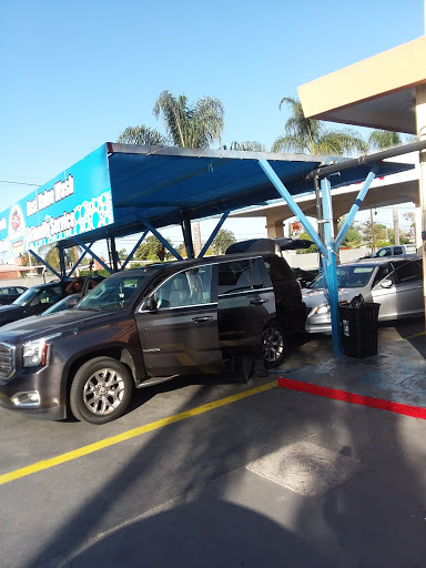 Amar Express Car Wash en La Puente