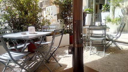 Mediterraneo Cafe - Piazza Bologni, 25, 90134 Palermo PA, Italy