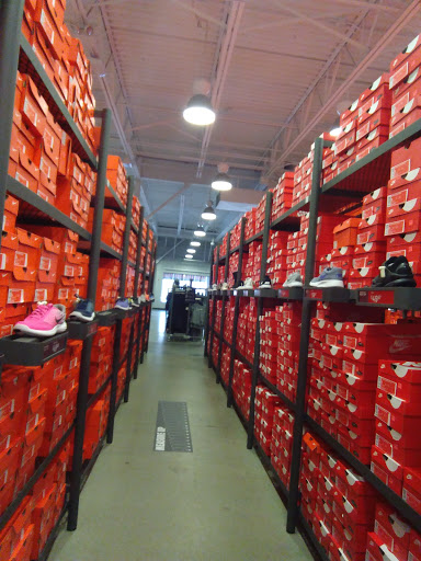 Sporting Goods Store «Nike Factory Store», reviews and photos, 20 Killingworth Tpke #155, Clinton, CT 06413, USA