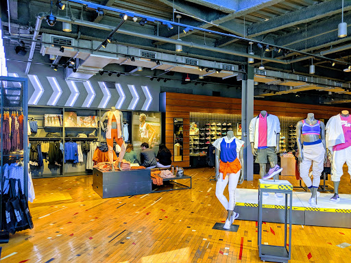 Clothing Store «Nike Boston», reviews and photos, 200 Newbury St, Boston, MA 02116, USA