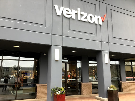 Cell Phone Store «Verizon», reviews and photos, 755 NW Gilman Blvd J, Issaquah, WA 98027, USA