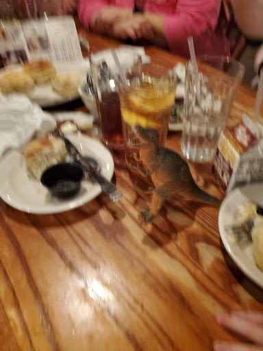 American Restaurant «Cracker Barrel Old Country Store», reviews and photos, 2421 Old Country Inn Dr, Caseyville, IL 62232, USA