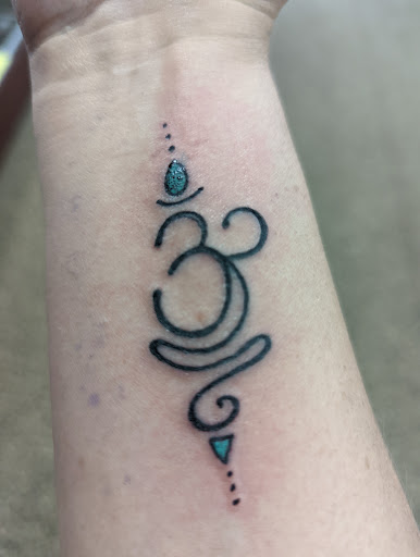 Tattoo Shop «Vanity Tattoo», reviews and photos, 28 S Western Ave, Carpentersville, IL 60110, USA