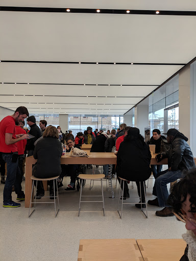 Computer Store «Apple Country Club Plaza», reviews and photos, 227 Nichols Rd, Kansas City, MO 64112, USA