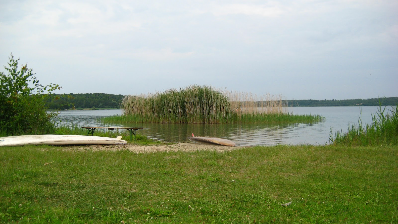 Foto di Strand Haselbacher See con una superficie del sabbia beige