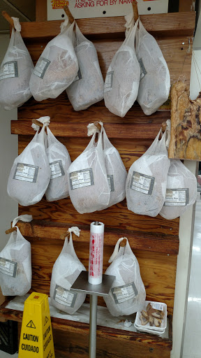 Grocery Store «Piggly Wiggly», reviews and photos, 1101 Scottsville Rd, Lafayette, TN 37083, USA