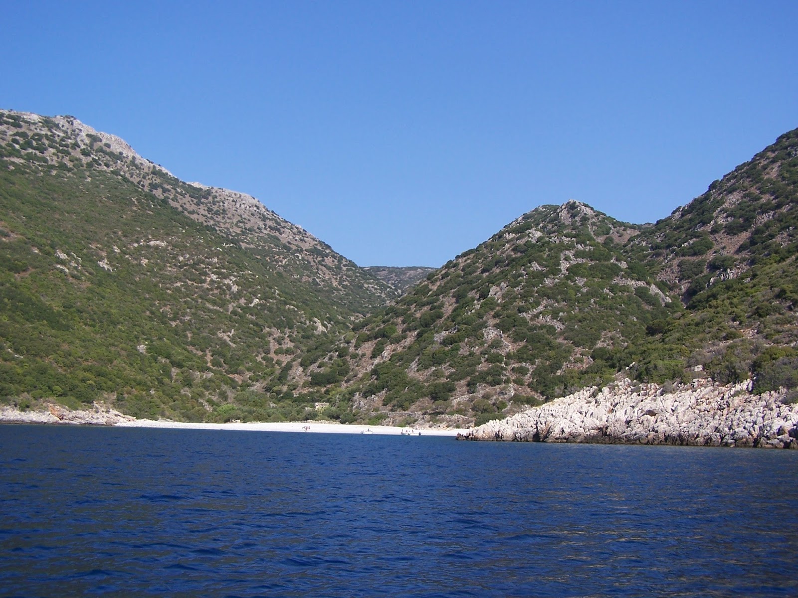 Antrogialos beach的照片 位于自然区域