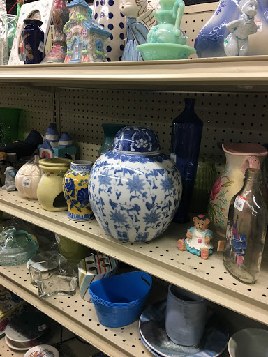 Thrift Store «Lakewood Goodwill», reviews and photos, 6002 Mt Tacoma Dr SW, Tacoma, WA 98499, USA