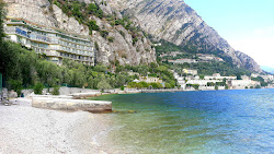Limone Beach'in fotoğrafı geniş bir kıyı şeridi ile birlikte