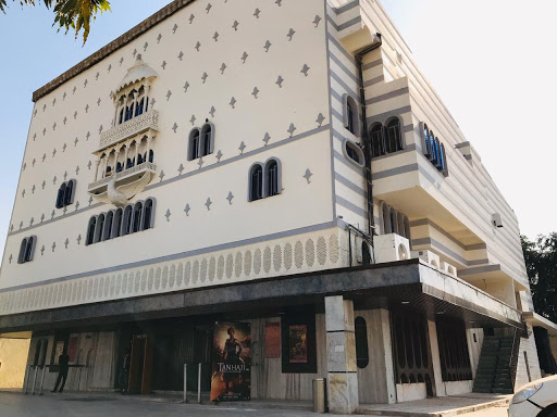 Paras Cinema