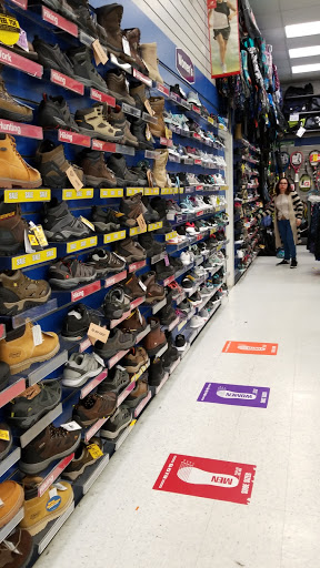 Sporting Goods Store «Big 5 Sporting Goods», reviews and photos, 8990 Knott Ave, Buena Park, CA 90620, USA