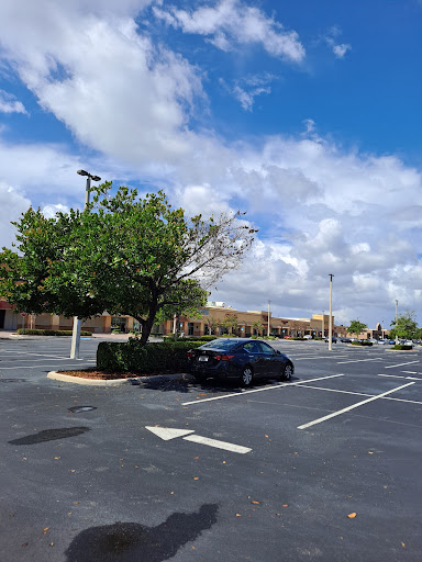 Discount Store «Dollar General», reviews and photos, 1620 E Hallandale Beach Blvd, Hallandale Beach, FL 33009, USA