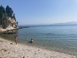Marmari Beach'in fotoğrafı dağlarla çevrili