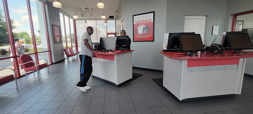 Tire Shop «Discount Tire Store - Louisville, KY», reviews and photos, 2131 S Hurstbourne Pkwy, Louisville, KY 40220, USA