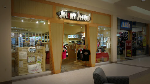 Custom T-shirt Store «Shirt Shop In the Mall», reviews and photos, 3902 13th Ave S, Fargo, ND 58103, USA