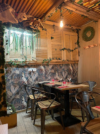 Atmosphère du Restaurant caribéen JOLLY ROUGE Barbecue & Punch à Montpellier - n°10