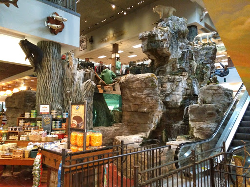 Sporting Goods Store «Bass Pro Shops», reviews and photos, 300 Cincinnati Mills Dr, Cincinnati, OH 45240, USA