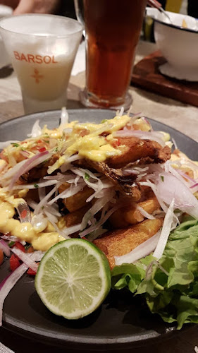 Opiniones de Sangú Sanguchería Peruana en La Reina - Restaurante