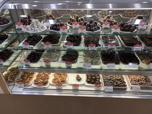 Shopping Mall «Westfield Old Orchard», reviews and photos, 4905 Old Orchard Shopping Center, Skokie, IL 60077, USA