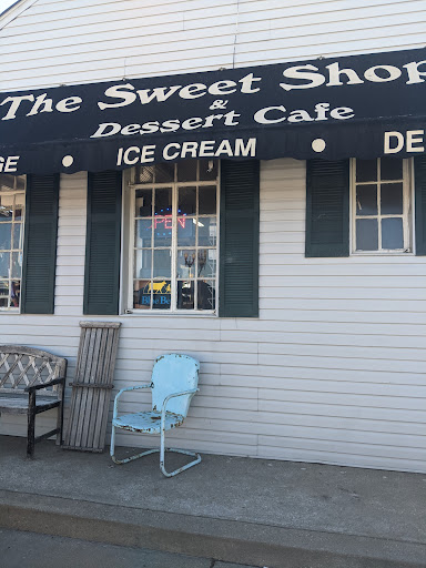 Dessert Shop «Sweet Shoppe Dessert Cafe», reviews and photos, 100 S Lincoln Blvd, Hodgenville, KY 42748, USA