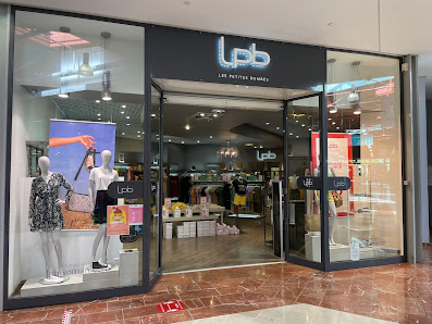 LPB LES PETITES BOMBES centre commercial cap'occitan auchan, 4 Av. de la Voie Domitienne, 34500 Béziers, France