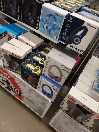 Variety Store «Five Below», reviews and photos, 5900 Poyner Anchor Ln, Raleigh, NC 27616, USA