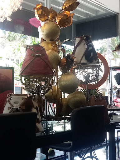 Beauty Salon «Ana Molinari Salon Spa Boutique», reviews and photos, 52 S Palm Ave, Sarasota, FL 34236, USA