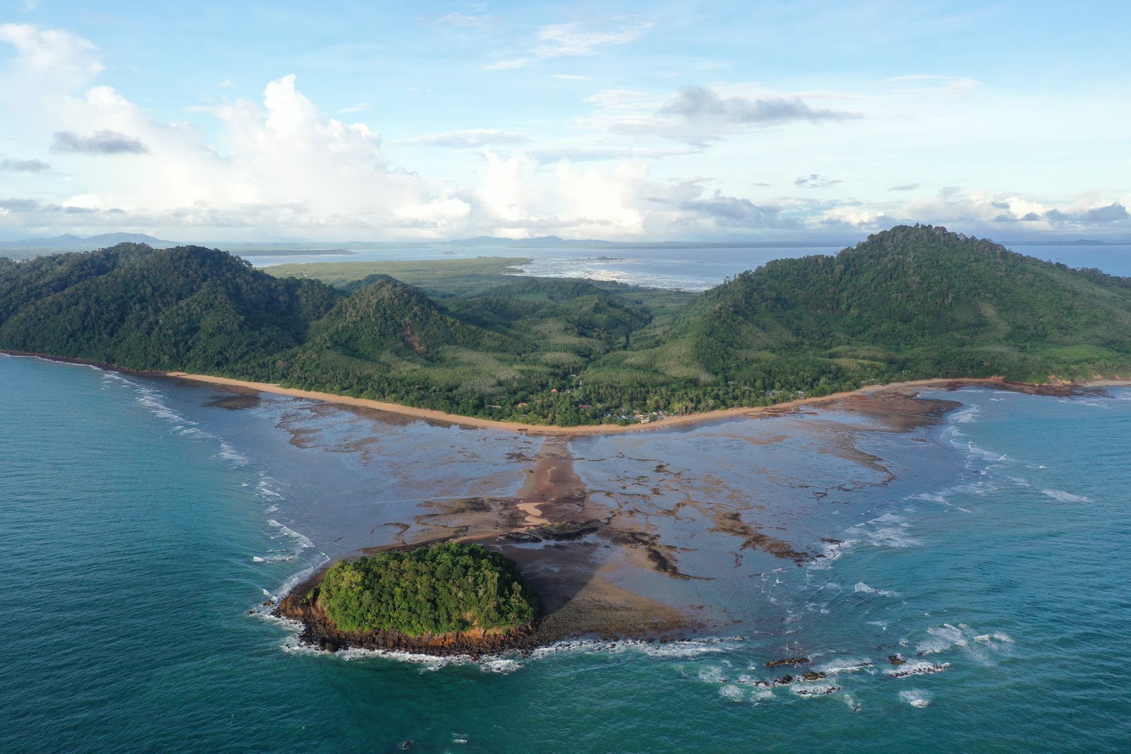 LangKhao Beach photo #9