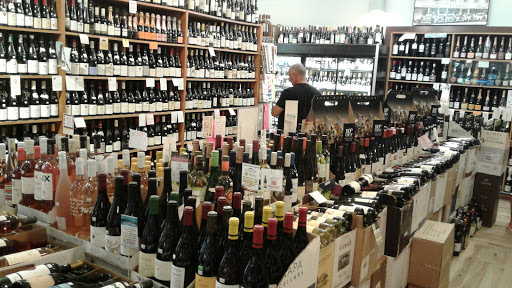 Grocery Store «Roberts Market & Liquor», reviews and photos, 3015 Woodside Rd, Redwood City, CA 94062, USA