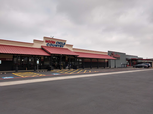 Motorcycle Dealer «Woods Cycle Country», reviews and photos, 1933 Interstate 35 Frontage Rd, New Braunfels, TX 78130, USA