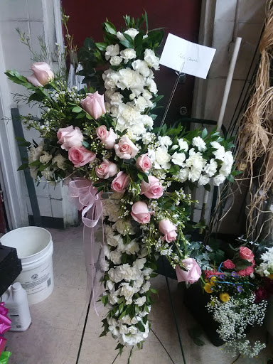 Florist «Send Your Love Flowers & Balloons», reviews and photos, 1417 SW Military Dr, San Antonio, TX 78221, USA