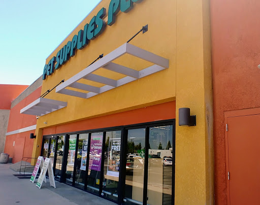 Pet Supply Store «Pet Supplies Plus», reviews and photos, 5418 N Blackstone Ave, Fresno, CA 93710, USA