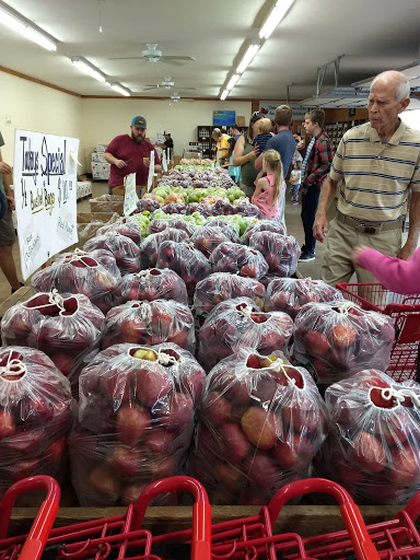 Produce Market «Barber Orchard Fruitstands Inc», reviews and photos, 2855 Old Balsam Rd, Waynesville, NC 28786, USA