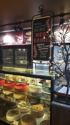 Ricos Pan - Cafetería