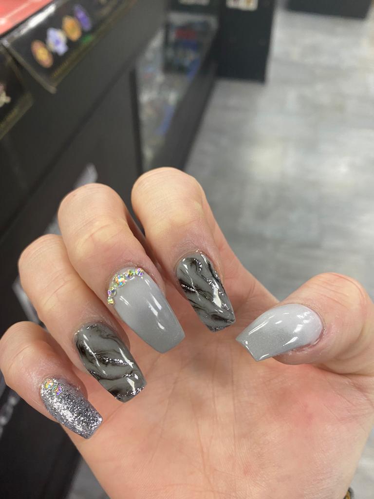 A & T Creative Nail Salon 08021