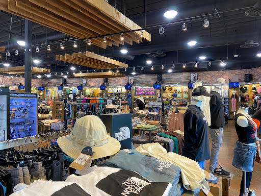 Clothing Store «Tillys», reviews and photos, 16455 N Scottsdale Rd, Scottsdale, AZ 85254, USA