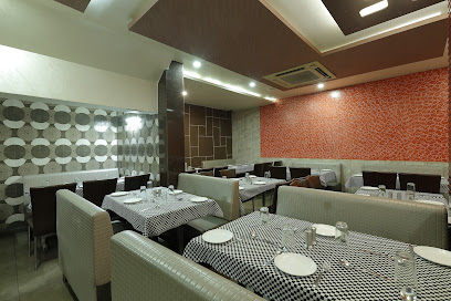 FoodInn Restaurant - Bhadra Rd, near Electricity House, Opposite Sidi Saiyed Jali, Old City, Gheekanta, Lal Darwaja, Ahmedabad, Gujarat 380001, India