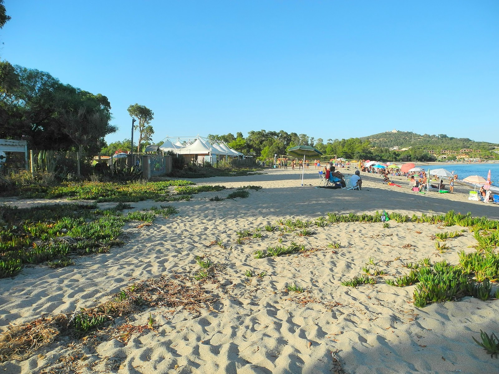 Spiaggia di S'Orologiu'in fotoğrafı - rahatlamayı sevenler arasında popüler bir yer