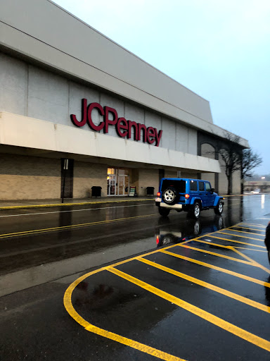 Shopping Mall «Shops at CenterPoint», reviews and photos, 3665 28th St SE, Grand Rapids, MI 49512, USA