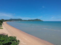 Bang Saray Beach'in fotoğrafı düz ve uzun ile birlikte