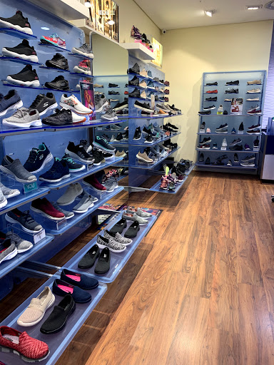 Shoe Store «SKECHERS Factory Outlet», reviews and photos, 2663 Gulf to Bay Blvd #910, Clearwater, FL 33759, USA