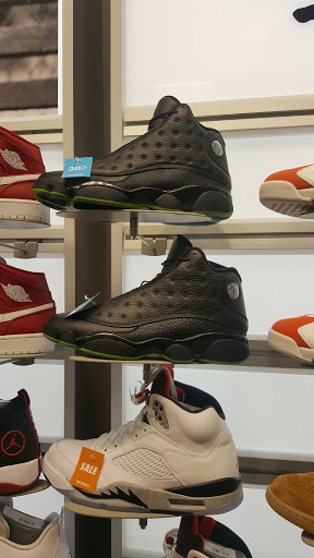 Shopping Mall «Penrose Plaza Shopping Center», reviews and photos, 2900 Island Ave, Philadelphia, PA 19153, USA