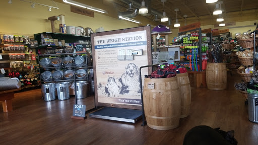 Pet Supply Store «Mud Bay», reviews and photos, 148 SW 148th St b130, Burien, WA 98166, USA