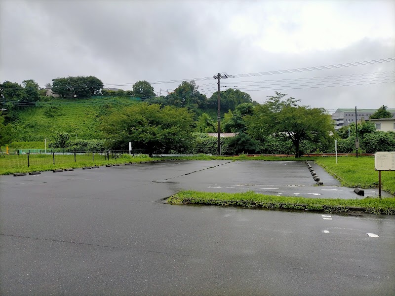 関戸公園 駐車場