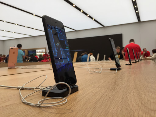 Computer Store «Apple Jordan Creek», reviews and photos, 101 Jordan Creek Pkwy, West Des Moines, IA 50266, USA